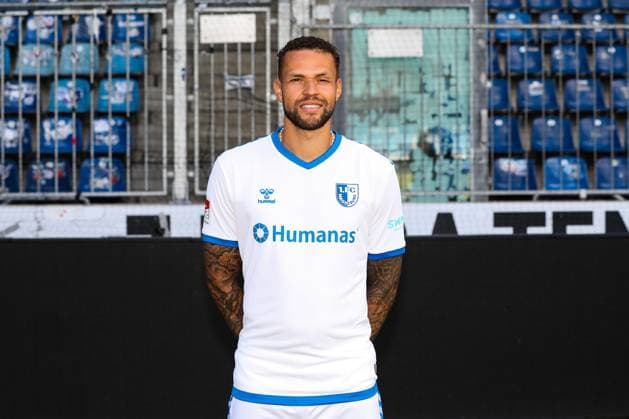 Luc Castaignos (1. FC Magdeburg,9) - 2. Fussball Bundesliga Portraittermin 2023 2024 offizieller Fototermin 1. FC Magdeburg in der MDCC Arena in Magdeburg - Porträt, Portrait,Einzelbild,Deutschland, Fussball, Maenner,GER,20.07.2023