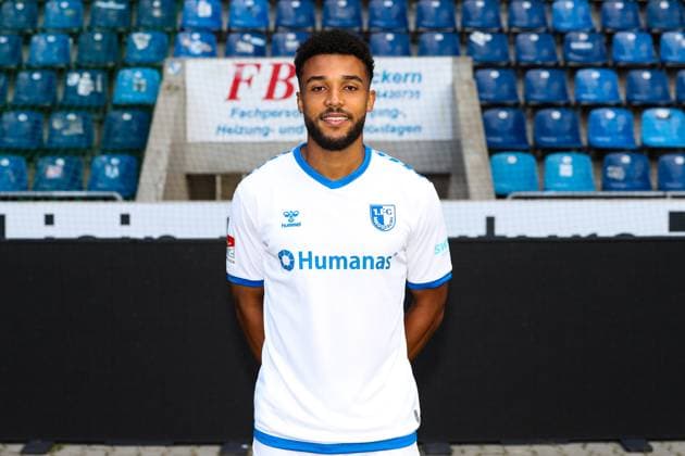 Leon Bell Bell (1. FC Magdeburg,19) - 2. Fussball Bundesliga Portraittermin 2023 2024 offizieller Fototermin 1. FC Magdeburg in der MDCC Arena in Magdeburg - Porträt, Portrait,Einzelbild,Deutschland, Fussball, Maenner,GER,20.07.2023
