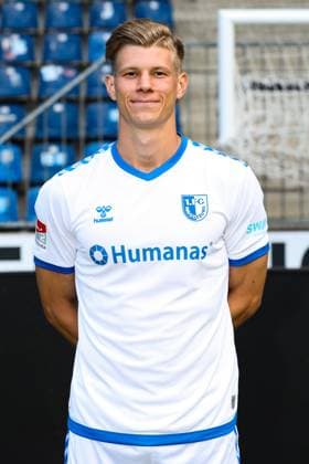 Luca Schuler (1. FC Magdeburg,26) - 2. Fussball Bundesliga Portraittermin 2023 2024 offizieller Fototermin 1. FC Magdeburg in der MDCC Arena in Magdeburg - Porträt, Portrait,Einzelbild,Deutschland, Fussball, Maenner,GER,20.07.2023