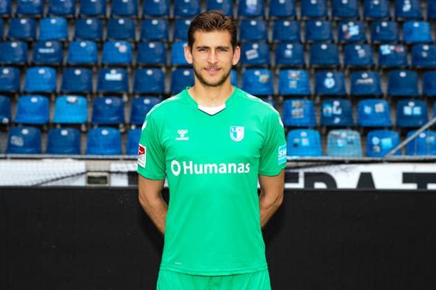 Torwart Julian Pollersbeck (1. FC Magdeburg,42) - 2. Fussball Bundesliga Portraittermin 2023 2024 offizieller Fototermin 1. FC Magdeburg in der MDCC Arena in Magdeburg - Porträt, Portrait,Einzelbild,Deutschland, Fussball, Maenner,GER,20.07.2023