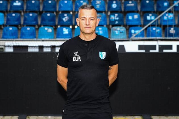 Mannschaftsarzt Oliver Poranzke (1. FC Magdeburg) - 2. Fussball Bundesliga Portraittermin 2023 2024 offizieller Fototermin 1. FC Magdeburg in der MDCC Arena in Magdeburg - Porträt, Portrait,Einzelbild,Deutschland, Fussball, Maenner,GER,20.07.2023