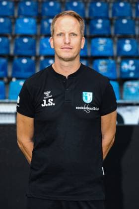 Mannschaftsarzt Dr. Jan Schüttrumpf, Schuettrumpf (1. FC Magdeburg) - 2. Fussball Bundesliga Portraittermin 2023 2024 offizieller Fototermin 1. FC Magdeburg in der MDCC Arena in Magdeburg - Porträt, Portrait,Einzelbild,Deutschland, Fussball, Maenner,GER,20.07.2023