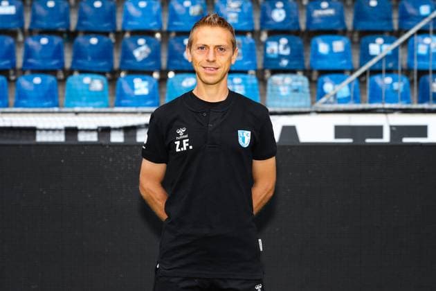 Physiotherapeut Zacharias Flore (1. FC Magdeburg) - 2. Fussball Bundesliga Portraittermin 2023 2024 offizieller Fototermin 1. FC Magdeburg in der MDCC Arena in Magdeburg - Porträt, Portrait,Einzelbild,Deutschland, Fussball, Maenner,GER,20.07.2023