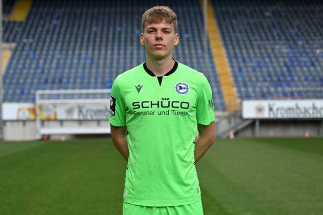 Bielefeld, Schueco Arena, 20.07.23, GER, Herren, DSC Arminia Bielefeld, 3. LIga, Porträttermin 2023-2024 Bild: Torwart Leo Oppermann; DSC Arminia Bielefeld; 3. Liga, Porträttermin 2023 2024 Only for editorial use! NRW Deutschland