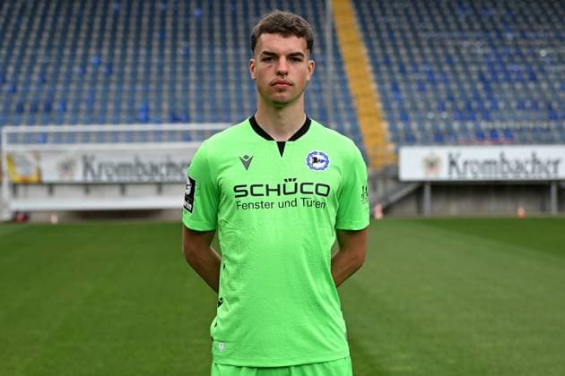 Bielefeld, Schueco Arena, 20.07.23, GER, Herren, DSC Arminia Bielefeld, 3. LIga, Porträttermin 2023-2024 Bild: Torwart Jonah Busse; DSC Arminia Bielefeld; 3. Liga, Porträttermin 2023 2024 Only for editorial use! NRW Deutschland