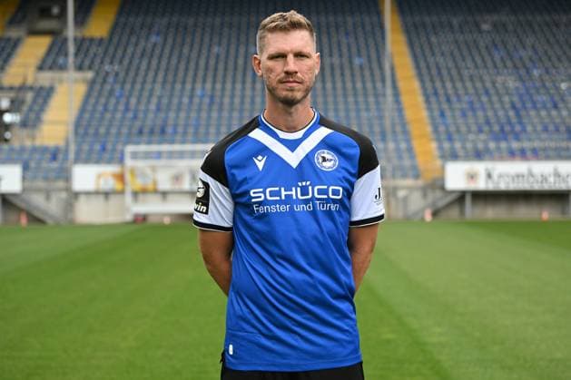 Bielefeld, Schueco Arena, 20.07.23, GER, Herren, DSC Arminia Bielefeld, 3. LIga, Porträttermin 2023-2024 Bild: Fabian Klos; DSC Arminia Bielefeld; 3. Liga, Porträttermin 2023 2024 Only for editorial use! NRW Deutschland