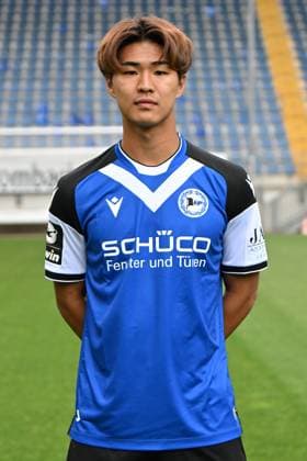 Bielefeld, Schueco Arena, 20.07.23, GER, Herren, DSC Arminia Bielefeld, 3. LIga, Porträttermin 2023-2024 Bild: Kaito Mizuta; DSC Arminia Bielefeld; 3. Liga, Porträttermin 2023 2024 Only for editorial use! NRW Deutschland