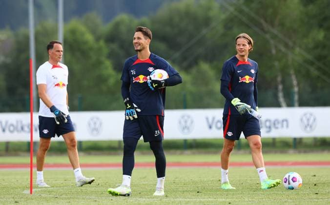 RB Leipzig - Italien Trainingslager Bruneck, 20.07.2023, Sportpark Reiperting Reischach, Fussball, RB Leipzig (GER Bundesliga) - Trainingslager in Südtirol Italien , Im Bild v.l.: Trainer Marco Rose, Torwart Janis Blaswich und Torwart Örjan Nyland ,