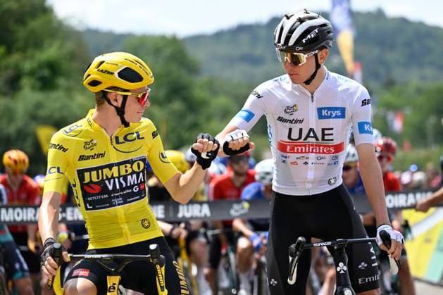 Sport Themen der Woche KW29 Sport Bilder des Tages Tour de France 2023 - Stage 19 POLIGNY, FRANCE - JULY 21 : Vingegaard Jonas (DEN) of Jumbo-Visma and Pogacar Tadej (SVN) of UAE Team Emirates during stage 19 of the 110th edition of the Tour de France 2023 cycling race, a stage of 173 kms with start in Moirans-en-Montagne and finish in Poligny on July 21, 2023 in Poligny, France, 21 07 2023 ( Motordriver Kenny Verfaillie - Poligny France  Copyright: xNicoxVereeckenx