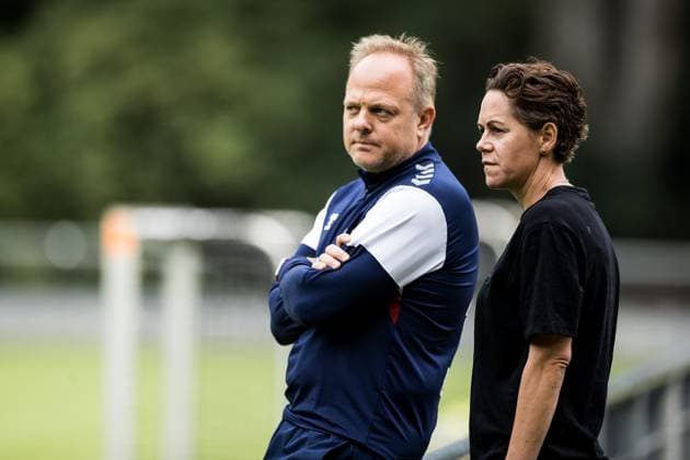 Training 1. FC Koeln Frauen; 21.07.2023 Daniel Weber (Trainer 1. FC Koeln) mit Nicole Bender-Rummler (Abteilungsleiterin 1. FC Koeln Frauen) Training 1. FC Koeln Frauen; Geissbockheim, 21.07.2023 Copyright: xBEAUTIFULxSPORTS Wunderlx