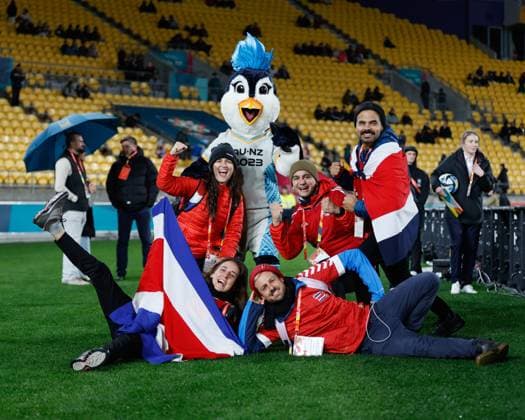 Wellington, New Zealand, 21 July 2023: Fifa Women s World Cup mascot, Tazuni, poses with Costa Rican fans prior to the start of their match. Spain vs Costa Rica. FIFA World Cup, WM, Weltmeisterschaft, Fussball Group C. Wellington. New Zealand. (Joe Serci SPP)  Copyright: xJoexSercix xSPPx spp-en-JoSeSp-Joe Serci SPP - Spain vs Costa Rica-1