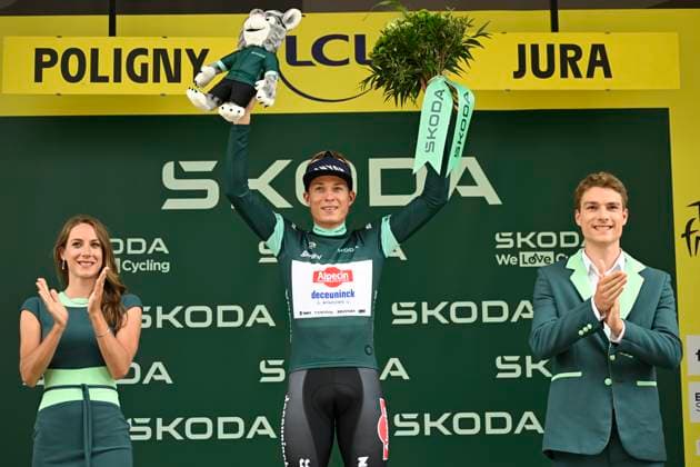 Tour de France 2023 - Stage 19 POLIGNY, FRANCE - JULY 21 : Philipsen Jasper (BEL) of Alpecin-Deceuninck pictured with the green jersey during the podium ceremony of stage 19 of the 110th edition of the Tour de France 2023 cycling race, a stage of 173 kms with start in Moirans-en-Montagne and finish in Poligny on July 21, 2023 in Poligny, France, 21 07 2023 ( Motordriver Kenny Verfaillie - Poligny France  Copyright: xNicoxVereeckenx