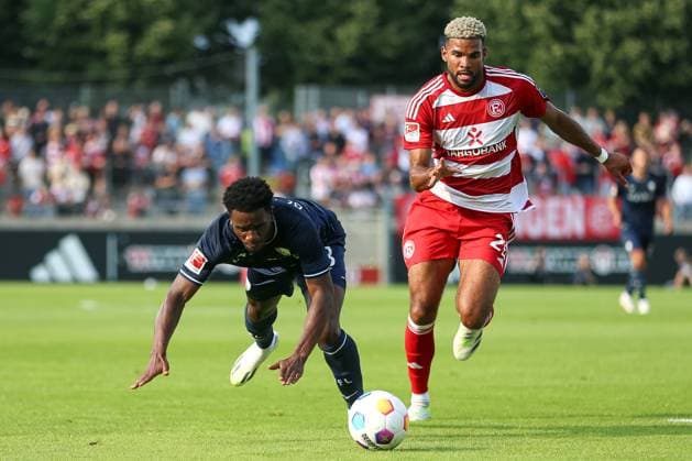 Germany, Duesseldorf, 21.07.2023, Paul-Janes-Stadion, Fortuna Duesseldorf - VfL Bochum - Freundschaftsspiel, Jordi Osei-Tutu (VfL Bochum) und Jamil Siebert (Fortuna Duesseldorf) battle for the ball Dusseldorf Paul-Janes-Stadion North Rhine-Westphalia Germany *** Germany, Duesseldorf, 21 07 2023, Paul Janes Stadion, Fortuna Duesseldorf VfL Bochum friendly match, Jordi Osei Tutu VfL Bochum and Jamil Siebert Fortuna Duesseldorf battle for the ball Dusseldorf Paul Janes Stadion North Rhine Westphalia Germany  eu-images-678
