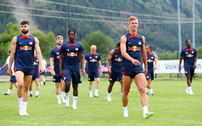 RB Leipzig - Italien Trainingslager Bruneck, 21.07.2023, Sportpark Reiperting Reischach, Fussball, RB Leipzig (GER Bundesliga) - Trainingslager in Südtirol Italien , Im Bild v.l.:Josko Gvardiol, El Chadaille Bitshiabu und Dani Olmo ,