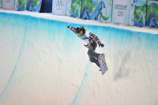 Olympic Winter games, Winterspiele,Spiele, Summer games - Men s Snowboard Halfpipe final Shaun White competes in the men s Snowboard Halfpipe final on February 17, 2010 at Cypress Mountain, north of Vancouver during the Vancouver Winter Olympics, February 17, 2010. Photo by Gouhier-Hahn-Nebinger Cameleon ABACAPRESS.COM Vancouver BC Canada  Copyright: xGouhier-Hahn-Nebinger ABACAx 220274_025 Gouhier-Hahn-Nebinger ABACAx 220274_025