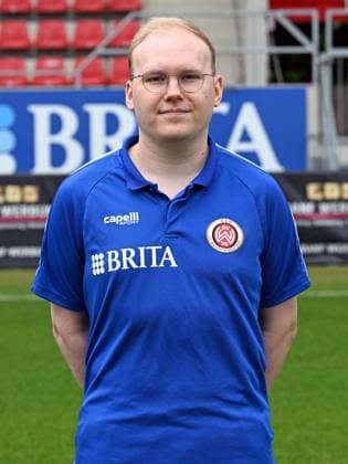 21.07.2023, xjhx, Fussball 2.Bundesliga, SV Wehen Wiesbaden Fototermin Saison 2023 24 emspor, Philipp Gründler (Leiter Scouting & Analyse); SV Wehen Wiesbaden; 2.BL, Porträttermin 2023 2024 (DFL DFB REGULATIONS PROHIBIT ANY USE OF PHOTOGRAPHS as IMAGE SEQUENCES and or QUASI-VIDEO) Wiesbaden