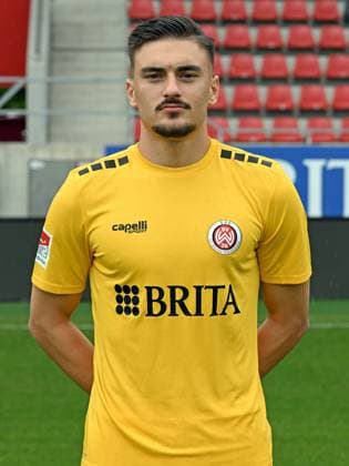 21.07.2023, xjhx, Fussball 2.Bundesliga, SV Wehen Wiesbaden Fototermin Saison 2023 24 emspor, Arthur Lyska (1); SV Wehen Wiesbaden; 2.BL, Porträttermin 2023 2024 (DFL DFB REGULATIONS PROHIBIT ANY USE OF PHOTOGRAPHS as IMAGE SEQUENCES and or QUASI-VIDEO) Wiesbaden