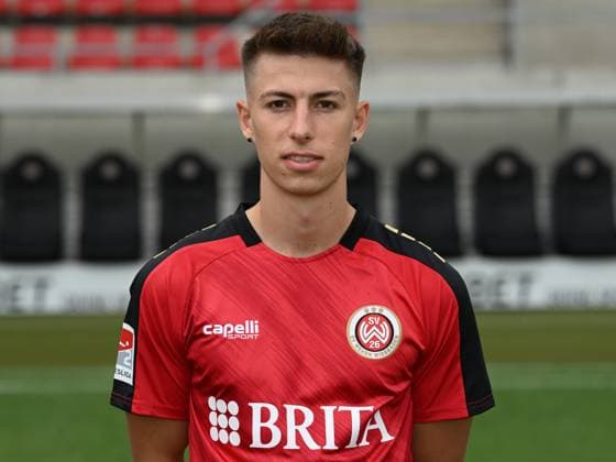 21.07.2023, xjhx, Fussball 2.Bundesliga, SV Wehen Wiesbaden Fototermin Saison 2023 24 emspor, Nick Bätzner (8); SV Wehen Wiesbaden; 2.BL, Porträttermin 2023 2024 (DFL DFB REGULATIONS PROHIBIT ANY USE OF PHOTOGRAPHS as IMAGE SEQUENCES and or QUASI-VIDEO) Wiesbaden