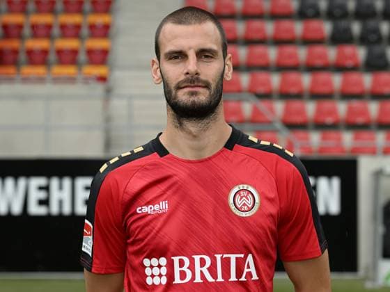 21.07.2023, xjhx, Fussball 2.Bundesliga, SV Wehen Wiesbaden Fototermin Saison 2023 24 emspor, Aleksandar Vukotic (26); SV Wehen Wiesbaden; 2.BL, Porträttermin 2023 2024 (DFL DFB REGULATIONS PROHIBIT ANY USE OF PHOTOGRAPHS as IMAGE SEQUENCES and or QUASI-VIDEO) Wiesbaden