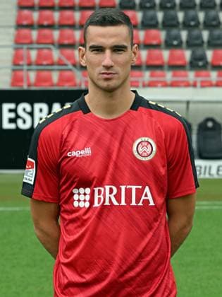 21.07.2023, xjhx, Fussball 2.Bundesliga, SV Wehen Wiesbaden Fototermin Saison 2023 24 emspor, Ivan Prtajin (18); SV Wehen Wiesbaden; 2.BL, Porträttermin 2023 2024 (DFL DFB REGULATIONS PROHIBIT ANY USE OF PHOTOGRAPHS as IMAGE SEQUENCES and or QUASI-VIDEO) Wiesbaden