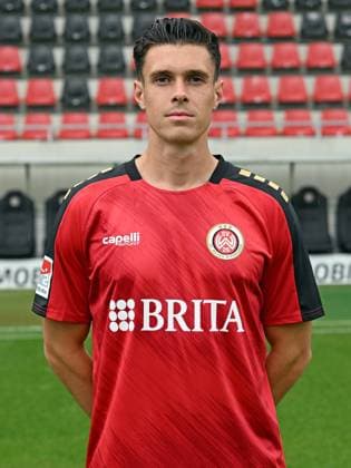 21.07.2023, xjhx, Fussball 2.Bundesliga, SV Wehen Wiesbaden Fototermin Saison 2023 24 emspor, John Iredale (33); SV Wehen Wiesbaden; 2.BL, Porträttermin 2023 2024 (DFL DFB REGULATIONS PROHIBIT ANY USE OF PHOTOGRAPHS as IMAGE SEQUENCES and or QUASI-VIDEO) Wiesbaden