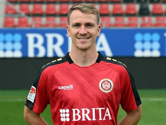 21.07.2023, xjhx, Fussball 2.Bundesliga, SV Wehen Wiesbaden Fototermin Saison 2023 24 emspor, Emanuel Taffertshofer (5); SV Wehen Wiesbaden; 2.BL, Porträttermin 2023 2024 (DFL DFB REGULATIONS PROHIBIT ANY USE OF PHOTOGRAPHS as IMAGE SEQUENCES and or QUASI-VIDEO) Wiesbaden