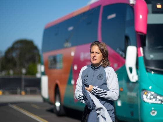 Britta Carlson (Deutschland, Co-Trainerin) steigt aus dem Bus, AUS, Training DFB Frauen Nationalmannschaft Deutschland, FIFA Frauen Fussball Weltmeisterschaft Australien 2023, 22.07.2023 AUS, Training DFB Frauen Nationalmannschaft Deutschland, FIFA Frauen Fussball Weltmeisterschaft Australien 2023, 22.07.2023 Tuggerah Copyright: xEibner-Pressefoto Memmlerx EP_MMR