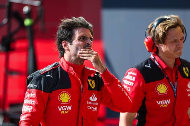 SAINZ Carlos (spa), Scuderia Ferrari SF-23, portrait during the 2023 Formula 1 Qatar Airways Hungarian Grand Prix, 11th round of the 2023 Formula One World Championship, WM, Weltmeisterschaft from July 21 to 23, 2023 on the Hungaroring, in Mogyorod, Hungary - F1 - HUNGARIAN GRAND PRIX 2023 DPPI Panoramic  00123026_G0OD0952 