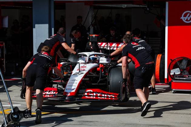 27 HULKENBERG Nico (ger), Haas F1 Team VF-23 Ferrari, action pitlane during the 2023 Formula 1 Qatar Airways Hungarian Grand Prix, 11th round of the 2023 Formula One World Championship, WM, Weltmeisterschaft from July 21 to 23, 2023 on the Hungaroring, in Mogyorod, Hungary - F1 - HUNGARIAN GRAND PRIX 2023 DPPI Panoramic  00123026_GOOD9374 