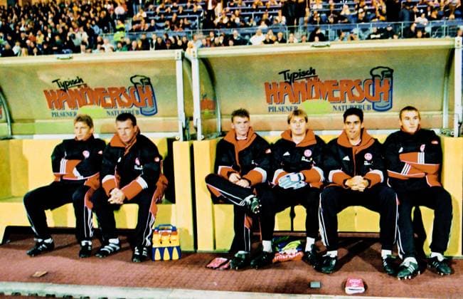RECORD DATE NOT STATED Aus 2. BL Saison 1999 2000 Hannover 96 - 1. FC Nürnberg 2:0 am 4.10.1999. Im Foto: FC Spieler Ers. Bank *** From 2 BL season 1999 2000 Hannover 96 1 FC Nürnberg 2 0 on 4 10 1999 In photo FC player Ers bench