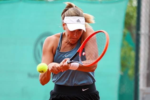 Darmstadt 23.Juli 2023 47. Internationales Damen ITF W25 Singles Tennisturnier Finale Tena LUKAS (CRO) - Lola RADIVOJEVIC (SRB) v.l., Tena LUKAS (CRO) spielt eine Rückhand. Copyright: JoaquimxFerreira
