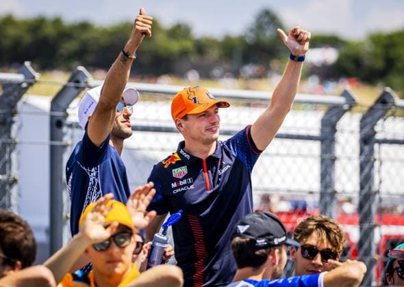 BUDAPEST - Daniel Ricciardo (AlphaTauri) and Max Verstappen (Red Bull Racing) ahead of the Hungarian Grand Prix at the Hungaroring. ANP REMKO DE WAAL F1 Grand Prix of Hungary 2023 xVIxANPxSportx xxANPxIVx 474114144 originalFilename: 474114144.jpg