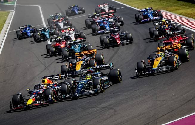 BUDAPEST - Max Verstappen (Red Bull Racing) and Lewis Hamilton (Mercedes) during the Hungarian Grand Prix at the Hungaroring. ANP REMKO DE WAAL F1 Grand Prix of Hungary 2023 xVIxANPxSportx xxANPxIVx 474119358 originalFilename: 474119358.jpg