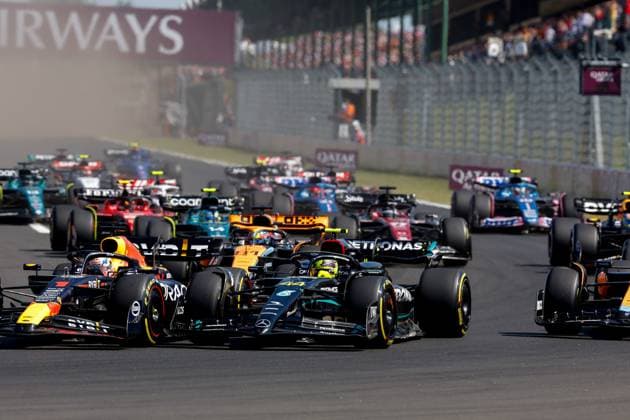 Start, 1 Max Verstappen (NLD, Oracle Red Bull Racing), 44 Lewis Hamilton (GBR, Mercedes-AMG Petronas F1 Team), F1 Grand Prix of Hungary at Hungaroring on July 23, 2023 in Budapest, Hungary. (Photo by HOCH ZWEI) Budapest Hungary