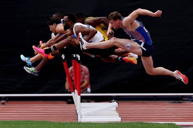 Bilder des Jahres 2023, Sport 07 Juli Sport Themen der Woche KW29 Sport Bilder des Tages 23rd July 2023; London Stadium, London, England; 2023 London Diamond League Athletics; The mens 110m hurdles as athletes clear a hurdle  ActionPlus12534292 ShaunxBrooks