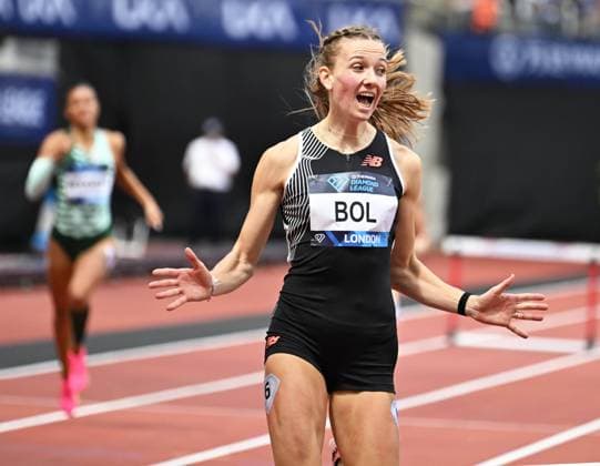 Bilder des Jahres 2023, Sport 07 Juli Sport Themen der Woche KW29 Sport Bilder des Tages Mandatory Credit: Photo by Sandra Mailer Shutterstock (14017387k) Femke Bol of the Netherlands takes first place in the womens 400m Hurdles London Athletics Meet Wanda Diamond League Series - London Stadium The London Athletics Meet, Wanda Diamond League, London Stadium, London, UK - 23 Jul 2023 The London Athletics Meet, Wanda Diamond League, London Stadium, London, UK - 23 Jul 2023  Copyright: xSandraxMailer Shutterstockx 14017387k