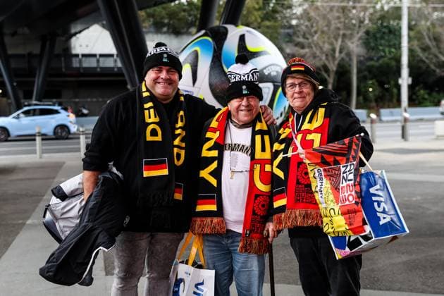 FIFA Frauen-Weltmeisterschaft 2023: Deutschland - Marokko; 24.07.2023 Fans der deutschen Frauen vor dem Stadion FIFA Frauen-Weltmeisterschaft 2023: Deutschland - Marokko; Melbourne Naarm, Melbourne-Rectangular-Stadion, 23.07.2023 *** FIFA Womens World Cup 2023 Germany Morocco 24 07 2023 German womens fans outside stadium FIFA Womens World Cup 2023 Germany Morocco Melbourne Naarm, Melbourne Rectangular Stadium, 23 07 2023. Copyright: xBEAUTIFULxSPORTS Jonesx