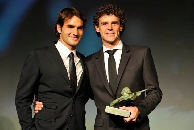 Tennis File Pictures Roger Federer of Switzerland and Gustavo Kuerten of Brazil at the ITF World Champions Dinner on day ten of the French Open tennis at the Roland Garros stadium in Paris, France on June 1, 2010. Photo by Corinne Dubreuil Cameleon ABACAPRESS.COM Paris - France  Copyright: xDubreuilxCorinne ABACAx 232955_002 DubreuilxCorinne ABACAx 232955_002