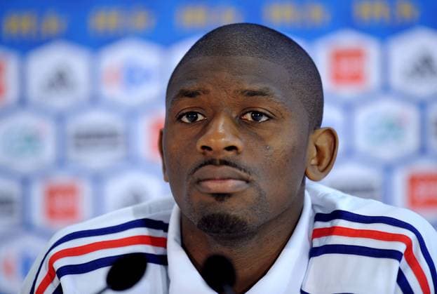 Files France national football team player Abou Diaby gives a press conference, PK, Pressekonferenz at the French Media Center in Knysna, South Africa, after the soccer match : France (0) vs Uruguay (0) on June 12, 2010. France will play next match against Mexico in Polokwane on June 17 and South Africa in Bloemfontein on June 22. Photo by Christophe Guibbaud Cameleon ABACAPRESS.COM Knysna - South Africa  Copyright: xGuibbaudxChristophe ABACAx 234184_001 GuibbaudxChristophe ABACAx 234184_001