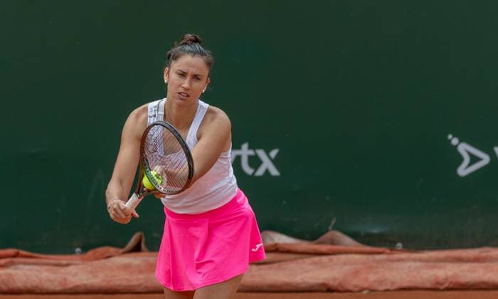 25.07.2023, Lausanne, Tennis Club Stade- Lausanne, Ladies Open Lausanne: Sara Sorribes Tormo - Susan Bandecchi, Sara Sorribes Tormo serving. Lausanne Tennis Club Stade- Lausanne Vaud Switzerland Copyright: xJustPictures.ch MayaxCretegnyx