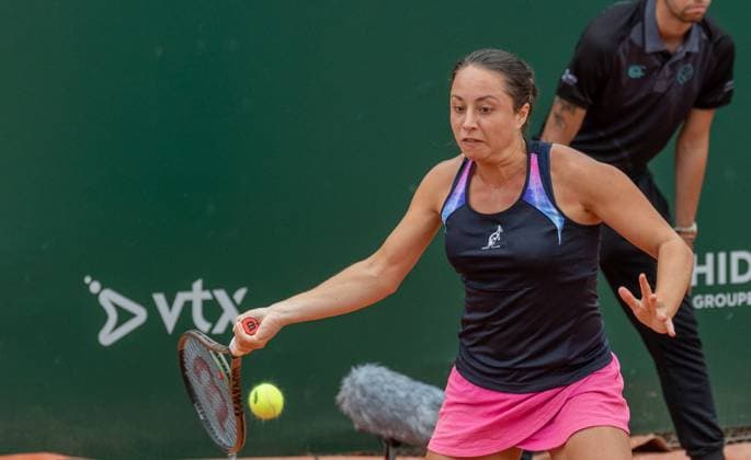 25.07.2023, Lausanne, Tennis Club Stade- Lausanne, Ladies Open Lausanne: Celine Naef - Elisabetta Cocciaretto, Elisabetta Cocciaretto playing the ball. Lausanne Tennis Club Stade- Lausanne Vaud Switzerland Copyright: xJustPictures.ch MayaxCretegnyx