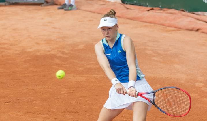 25.07.2023, Lausanne, Tennis Club Stade- Lausanne, Ladies Open Lausanne: Celine Naef - Elisabetta Cocciaretto, Celine Naef playing the ball. Lausanne Tennis Club Stade- Lausanne Vaud Switzerland Copyright: xJustPictures.ch MayaxCretegnyx