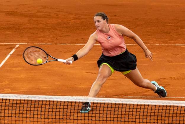 26.7.2023, GER, Tennis, Frauen, Hamburg European Open 2023, WTA, Tennis Damen Doppel, 2. Runde, Jule Niemeier (Deutschland) - Yulia Putinseva (Kasachstan) Jule Niemeier (Deutschland) spielt den Ball. Hamburg Rothenbaum Stadion Hamburg Deutschland