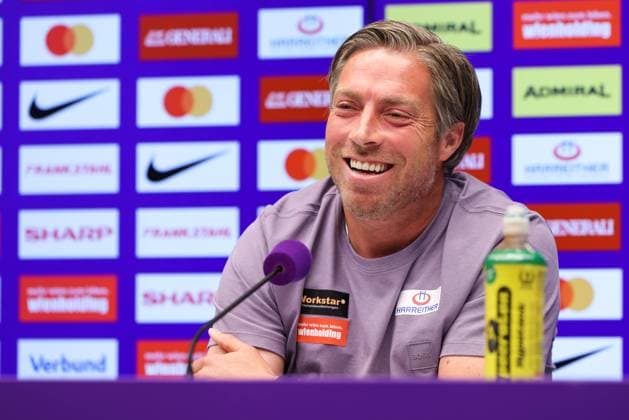 Sport Bilder des Tages SOCCER - UEFA ECL, A.Wien vs Banja Luka, preview VIENNA,AUSTRIA,26.JUL.23 - SOCCER - UEFA Europa Conference League, FK Austria Wien vs FK Borac Banja Luka, preview, press conference, PK, Pressekonferenz FK Austria Wien. Image shows head coach Michael Wimmer (A.Wien).  GEPAxpictures xArminxRauthner