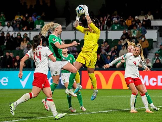 2023 FIFA Women s World Cup Group B, Perth Rectangular Stadium, Perth, Australia 26 7 2023 Canada vs Republic of Ireland WNT Canada goalkeeper Kailen Sheridan with Louise Quinn with Ireland Kailen Sheridan with Louise Quin 26 7 2023  Copyright: x INPHO RyanxByrnex IMGL3730