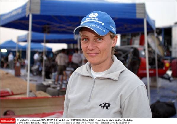 41427 03 Michel Maindru ABACA. 41427-3. Siwa-Libya, 13 01 2003. Dakar 2003- Rest day in Siwa on the 13 rd day. Competitors take advantage of this day to repare and clean their machines. Pictured: Jutta Kleinschmidt  Copyright: xMaindruxPhoto ABACAx 41427_03 MaindruxPhoto ABACAx 41427_03