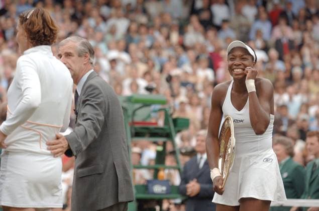 Tennis File Pictures US tennis player Venus Williams defeats US player Lindsay Davenport, 4-6, 7-6, 9-7, at the Wimbledon Tennis Tournament finale, in London, UK, July 2, 2005. Photo by Corinne Dubreuil CAMELEON ABACAPRESS.COM London  Copyright: xDubreuilxCorinne ABACAx 80533_03 DubreuilxCorinne ABACAx 80533_03