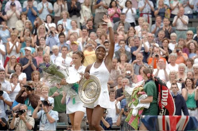Tennis File Pictures US tennis player Venus Williams defeats US player Lindsay Davenport, 4-6, 7-6, 9-7, at the Wimbledon Tennis Tournament finale, in London, UK, July 2, 2005. Photo by Corinne Dubreuil CAMELEON ABACAPRESS.COM London  Copyright: xDubreuilxCorinne ABACAx 80533_10 DubreuilxCorinne ABACAx 80533_10