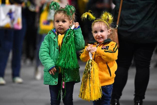 WWC23 AUSTRALIA NIGERIA, Fans Saige and Florence Warren arrive to the FIFA Women s World Cup 2023 soccer match between Australia and Nigeria at Brisbane Stadium in Brisbane, Thursday, July 27, 2023. ( NO ARCHIVING, EDITORIAL USE ONLY, NO USE IN BOOKS WITHOUT CONSENT BRISBANE QUEENSLAND AUSTRALIA  Copyright: xJONOxSEARLEx 20230727001824716266