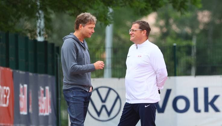 RB Leipzig - Italien Trainingslager Bruneck, 27.07.2023, Sportpark Reiperting Reischach, Fussball, RB Leipzig (GER Bundesliga) - Trainingslager in Südtirol Italien , Im Bild v.l.: Markus Sorge (Co-Trainer DFB Auswahl) und Max Eberl (RB Leipzig Sportvorstand) ,